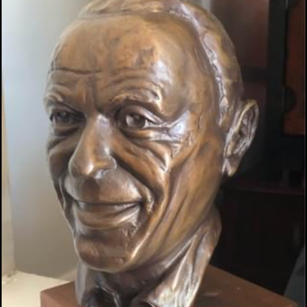 Frank Sinatra Bronze Statue